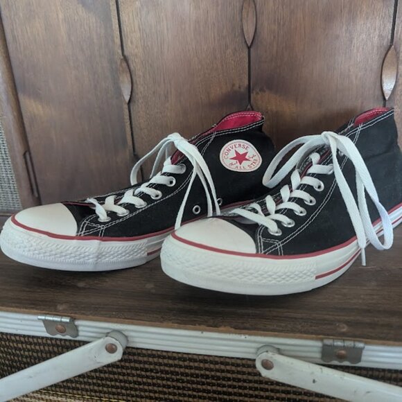 Barely Worn Black Converse with Red Trim Size 10 - Picture 2 of 6